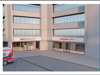 MEDERCIAL ONE Exterior