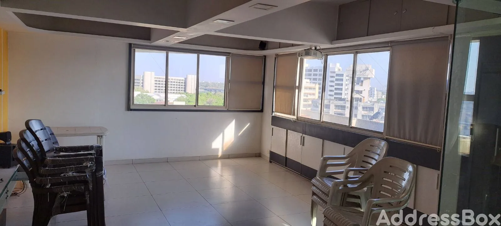 Office for sale in MAHAKANT COMPLEX, ELLISBRIDGE, Ahmedabad