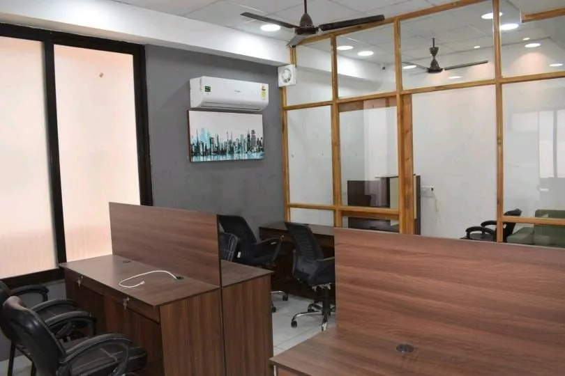 Hir Asha Square photo