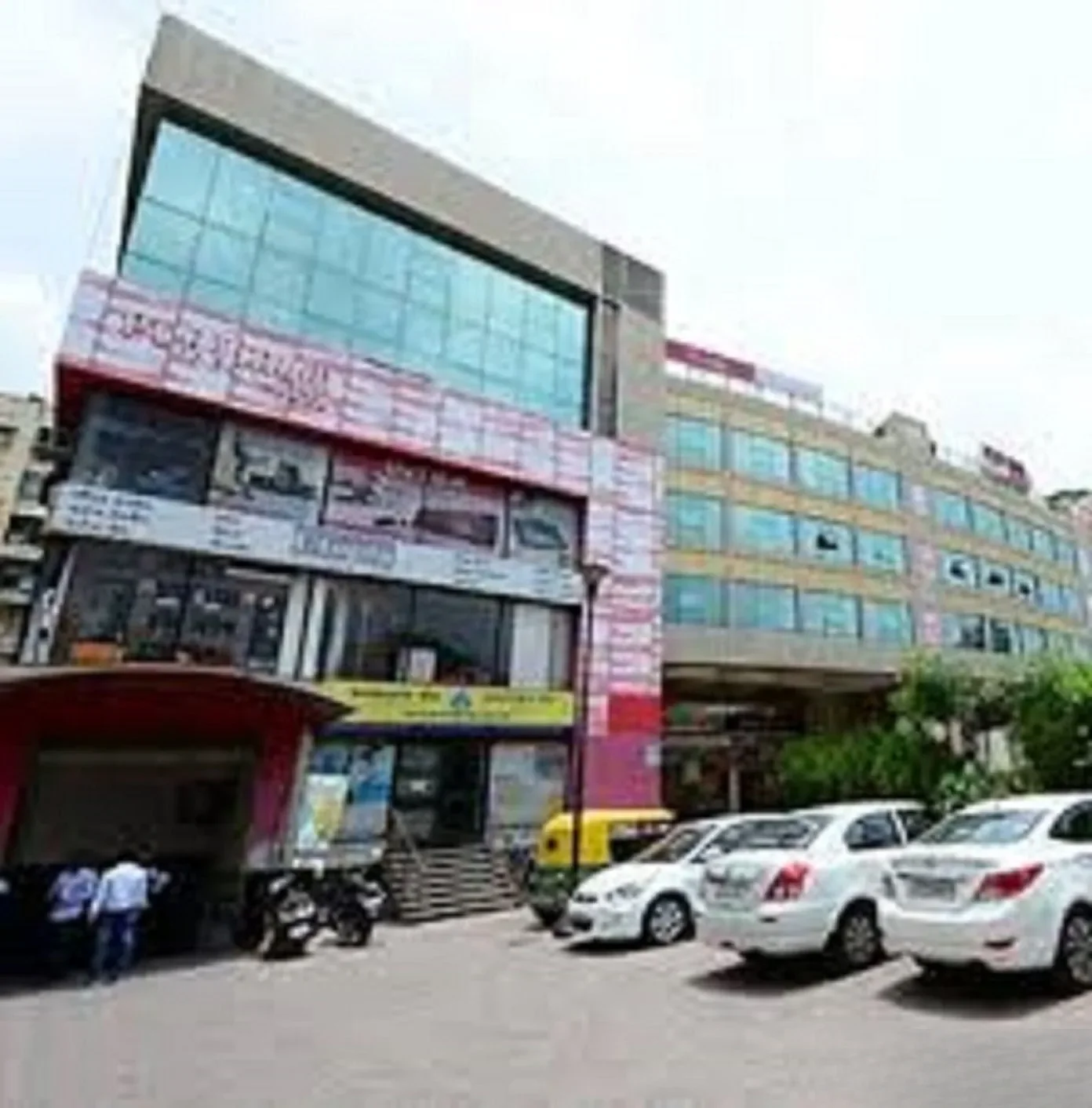 Platinum Plaza photo