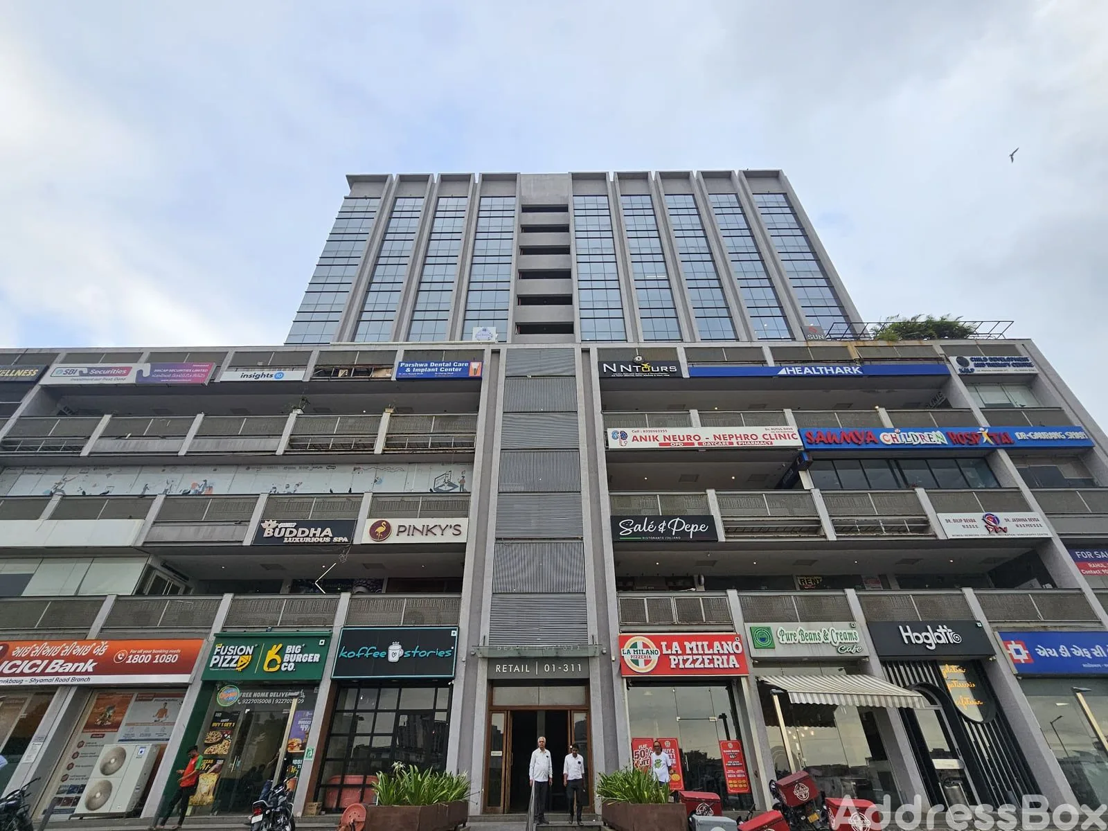 Showroom for sale in SUN AVENUE ONE, Manekbag, Ahmedabad