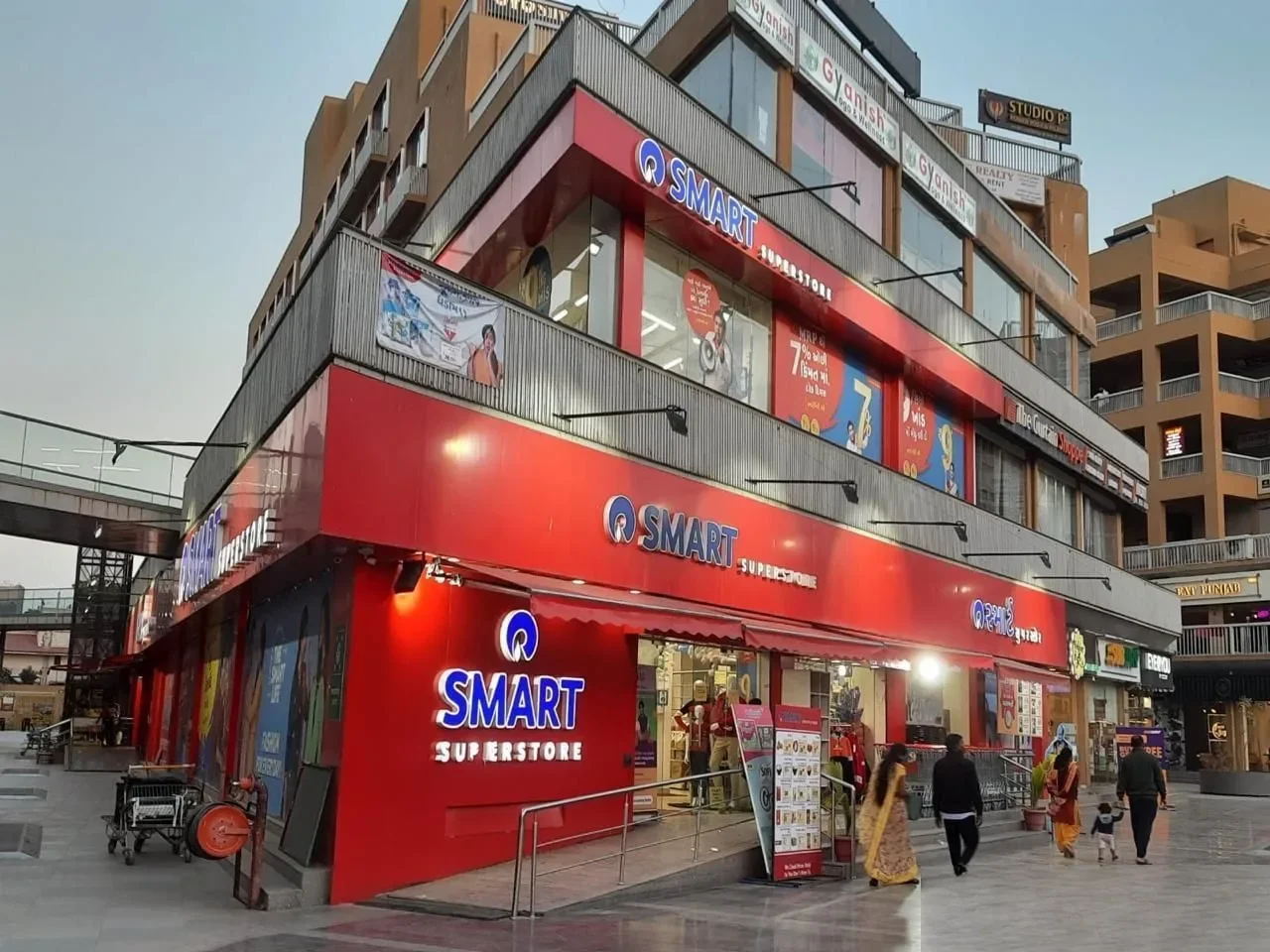KAVISHA CELEBRACTION CITY CENTER photo
