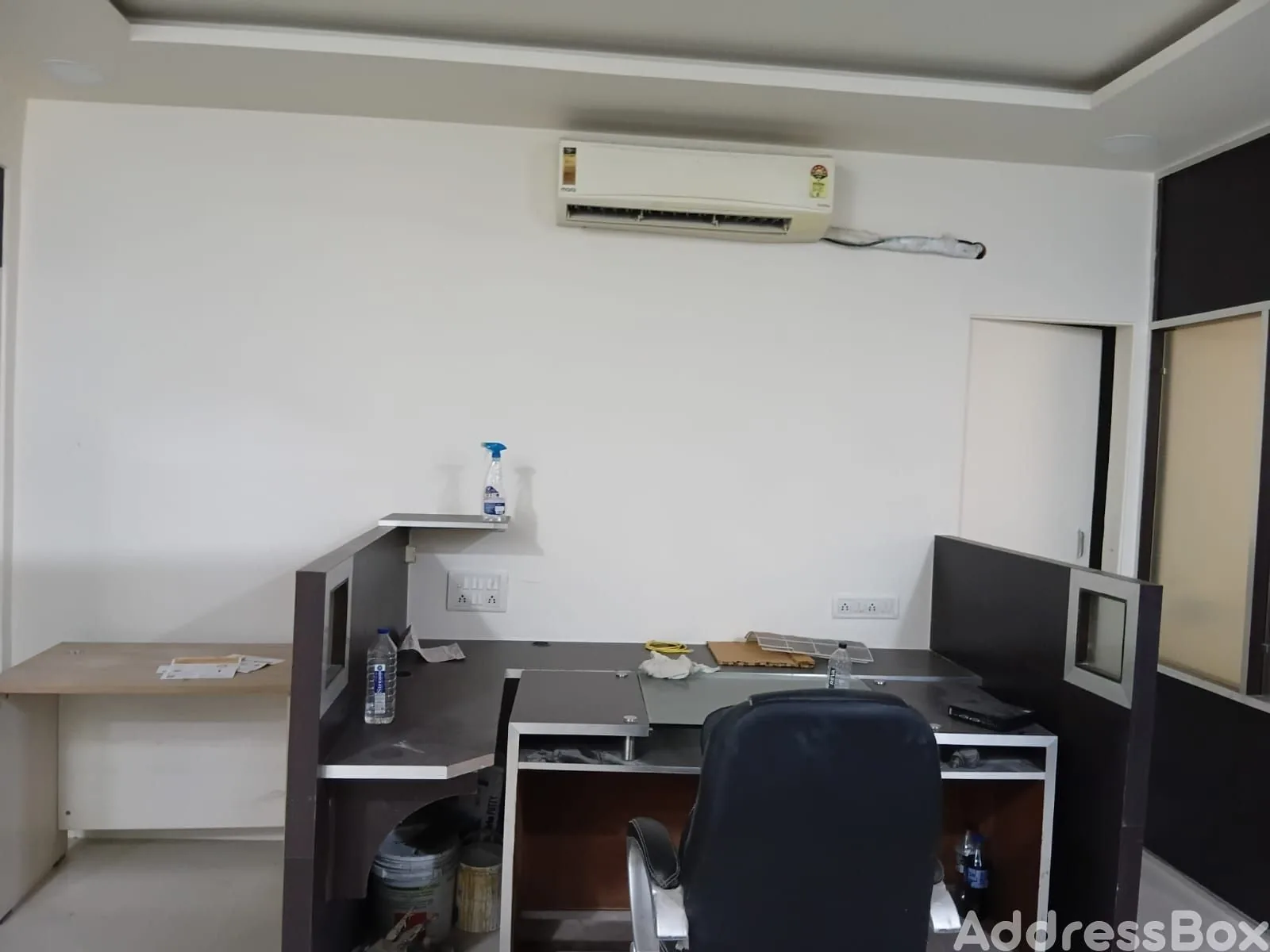 Office for sale in Emerald Complex, Navrangpura, Ahmedabad